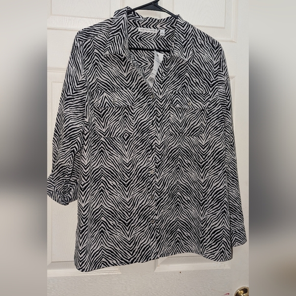 Notations Tops - NWT 🦓 Zebra Print Blouse